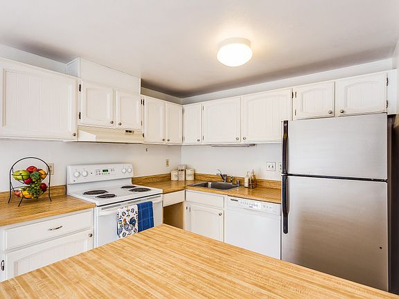 3rd image of 6626 Park Point Way NE #D-106