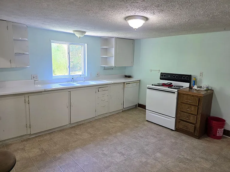 122 Rolling Hill Dr — Photo 7
