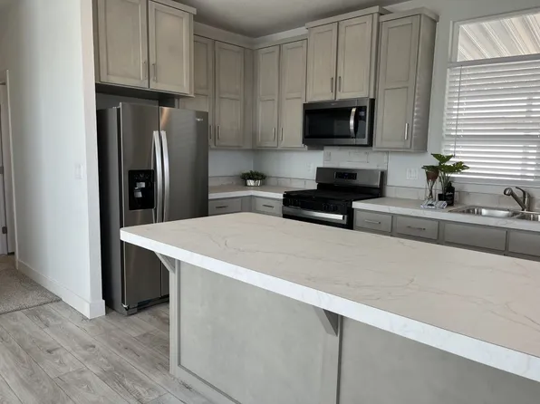 350 S Willow Ave Space 115, Rialto, CA 92376