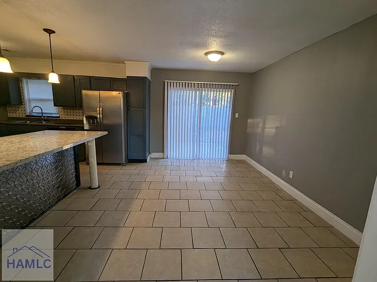 599 Olive St — Photo 5