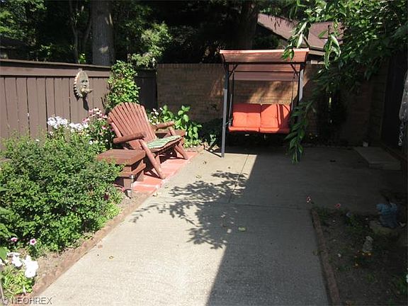 3rd image of 505 Greenbriar Dr