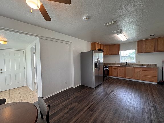 5th image of 14330 Division St