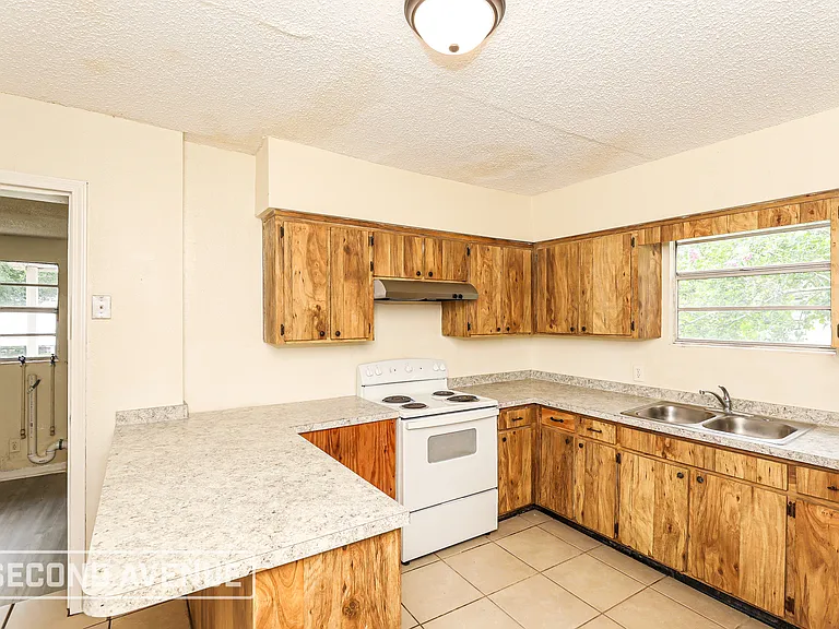 5805 Christobel Ave — Photo 5
