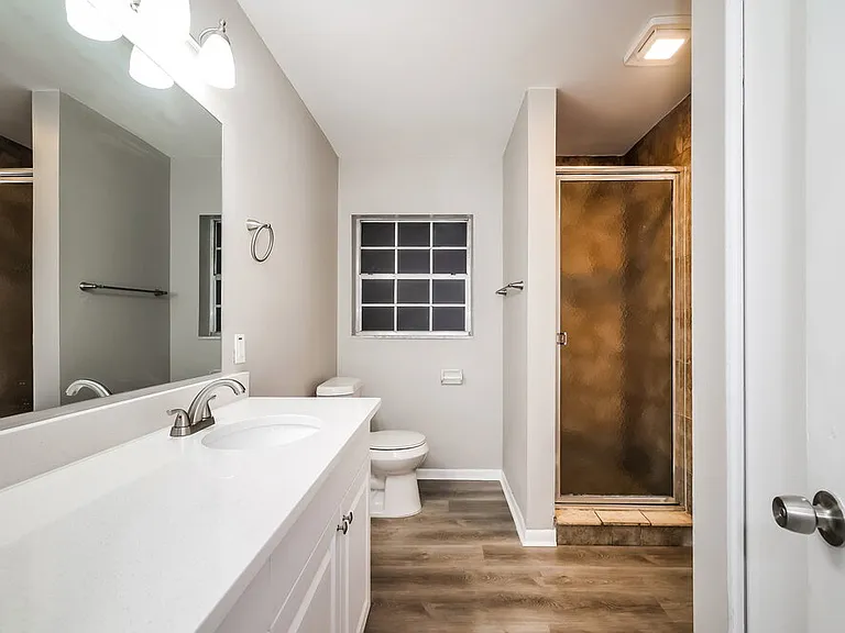 1033 Campbell Ave — Photo 16