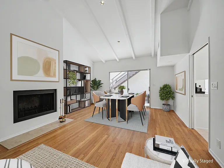 10424 Oletha Ln — Photo 12