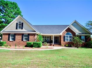 912 Log Cabin Dr, Fayetteville, NC 28312