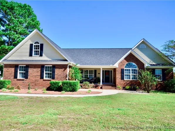 912 Log Cabin Dr, Fayetteville, NC 28312