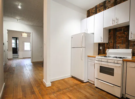 Rented by Nooklyn NYC LLC | media 49