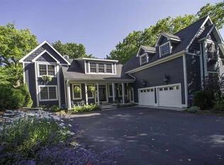 1080 Stroud Ct, Charlevoix, MI 49720