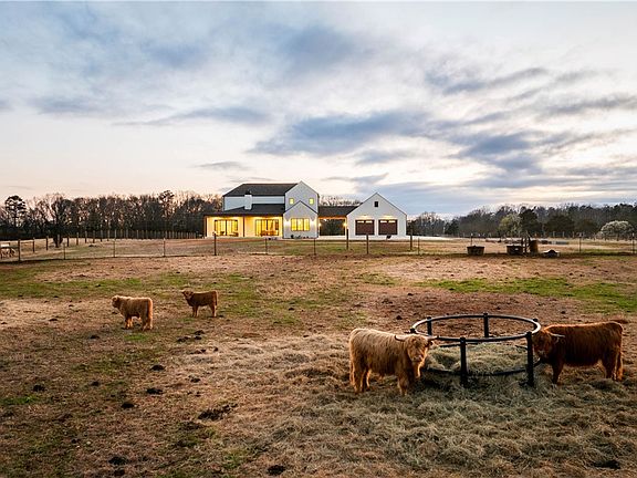 5th image of 2811 Lebanon Rd