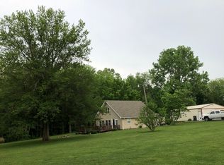 20950 Carlton Ln, Mount Carmel, IL 62863