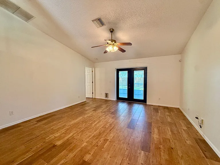4010 Wilkes Dr — Photo 3