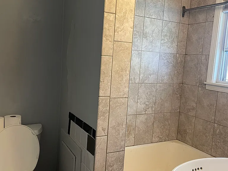 714 Charles Ave #1/2 — Photo 7