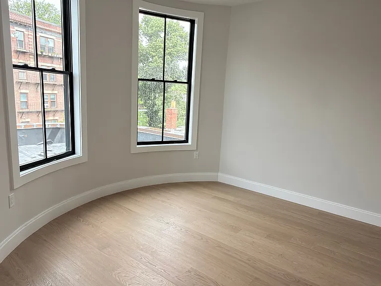 32 Orkney Rd #3D — Photo 8