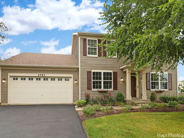 2753 Moraine Valley Rd, Wauconda, IL 60084