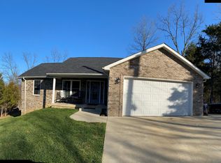 15 Strawberry Hill Dr, Brandenburg, KY 40108