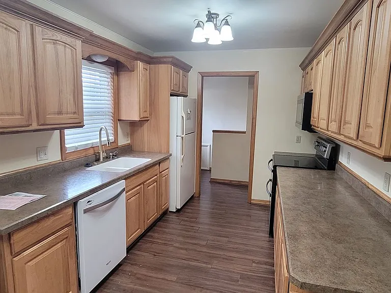 2907 Birchmont Dr NE — Photo 4