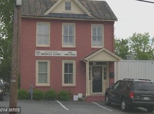 204 S King St, Leesburg, VA 20175