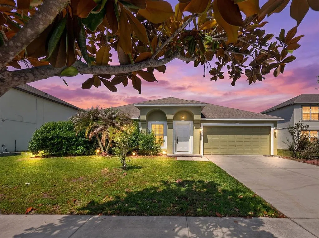 4 bed, 2.0 bath, 2148 sqft, $2,450 — Photo 1