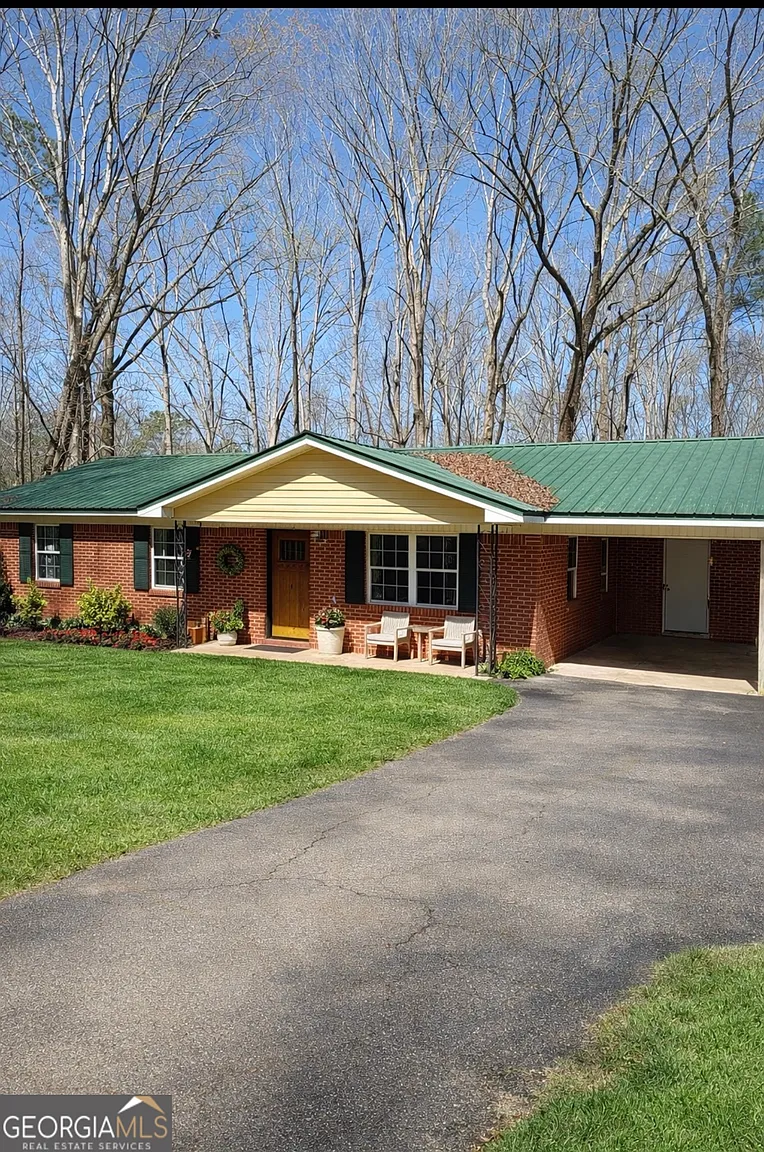 725 Strickland Town Rd photo 1