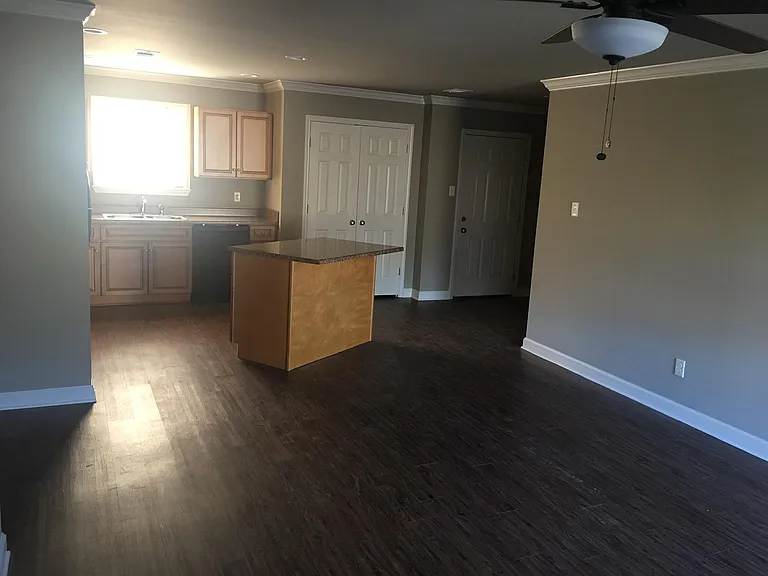 6025 Noble Rd — Photo 4
