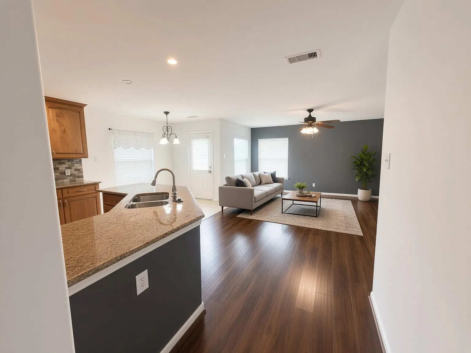 3 bed, 2.0 bath, 1616 sqft, $2,000 — Photo 3