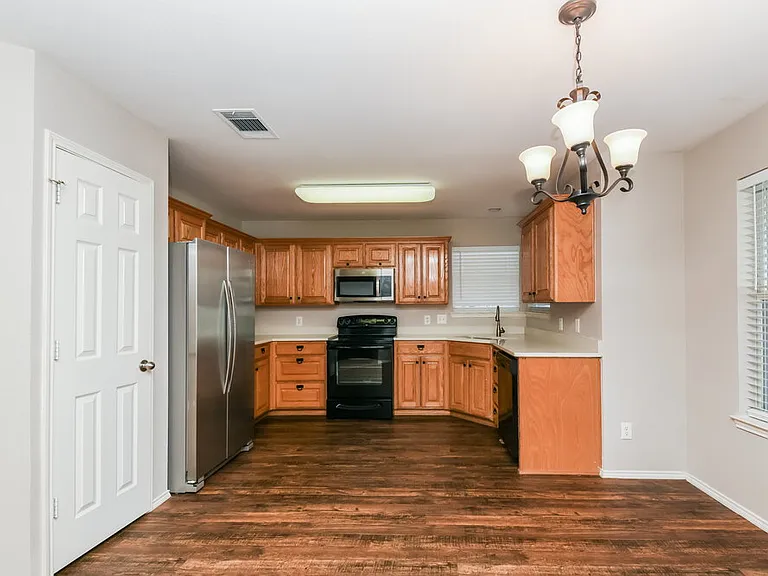 1007 Winepress Rd — Photo 5