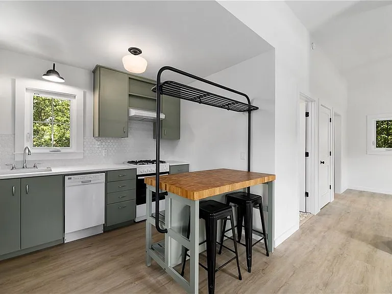 7505 Grover Ave #GARAGE B — Photo 7