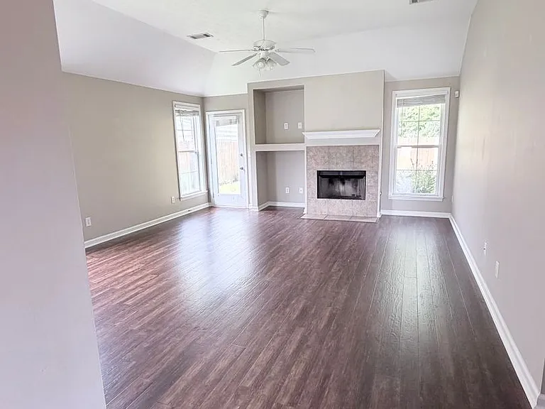 1354 Meadow Glen Rd — Photo 6