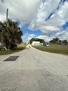 4th image of 642 E Alverdez Ave