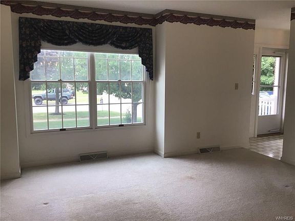 4th image of 4373 Manor Ln