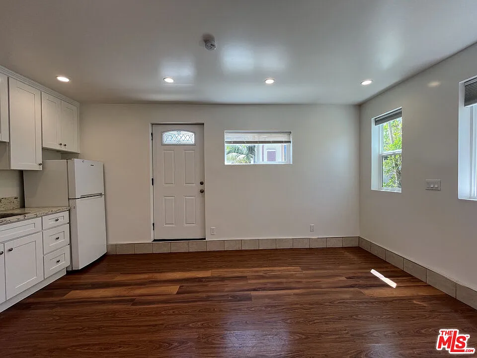 1 bed, 1.0 bath, 360 sqft, $1,895 — Photo 2