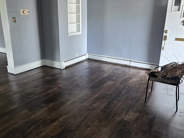 372 W Academy St — Photo 2