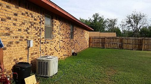 5th image of 103 N Hitchcock St