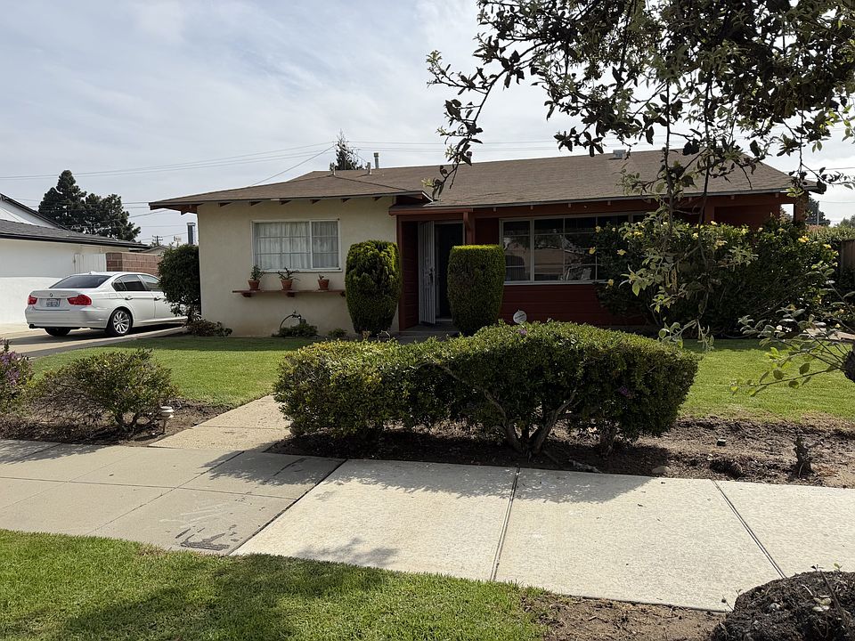 1st image of 204 S Ranch St