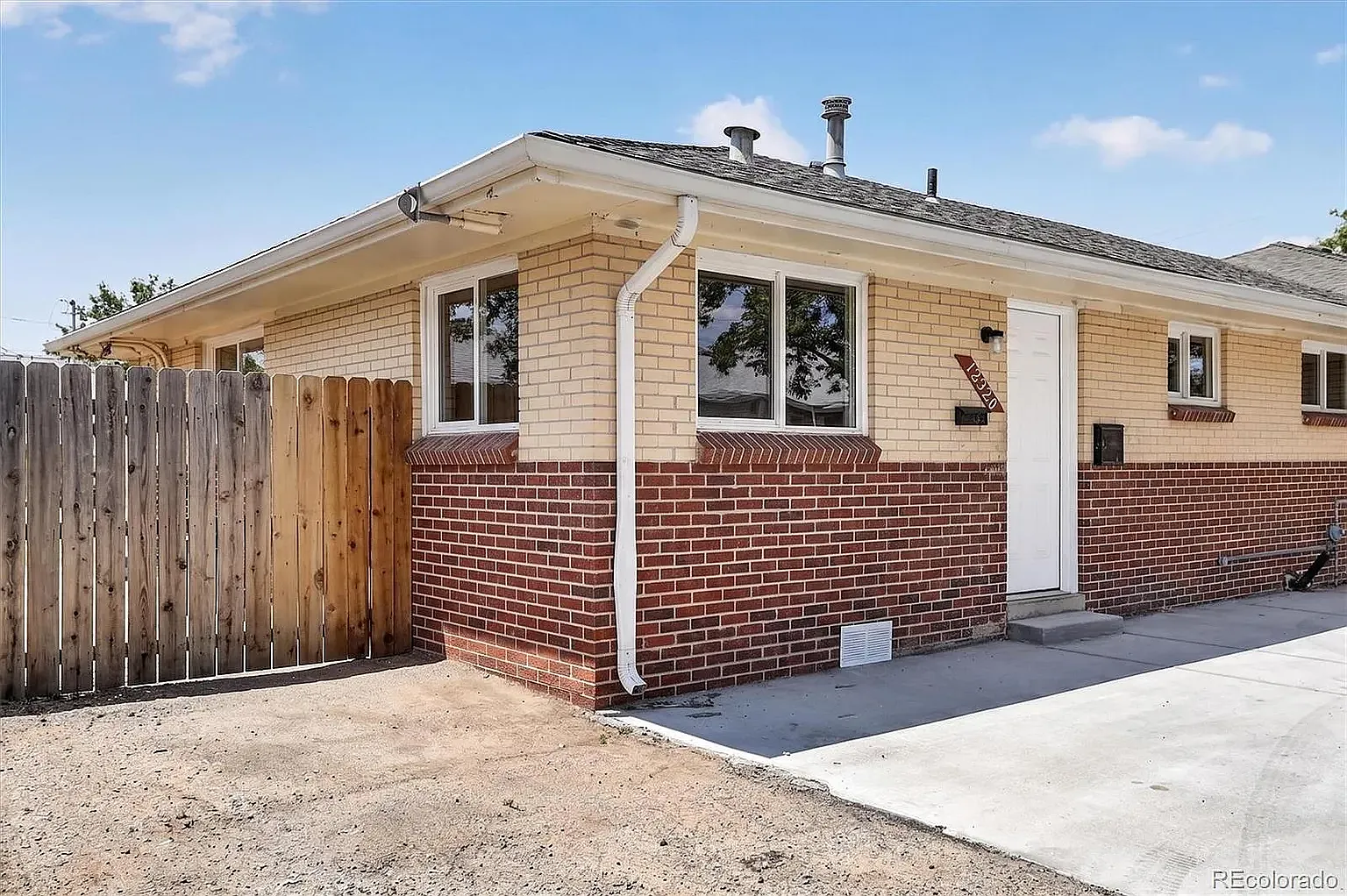 3 bed, 1000 sqft, $2,200 — Photo 3
