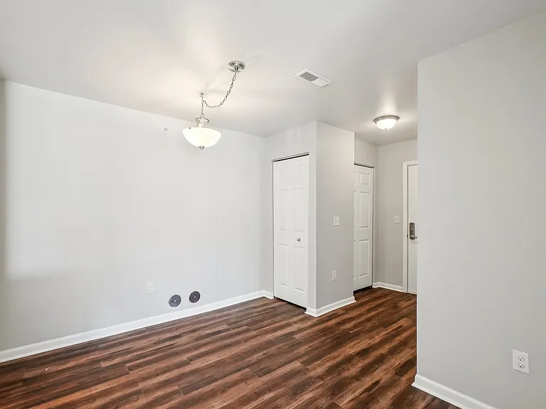 Abbey Ridge Apartment Homes — Photo 76