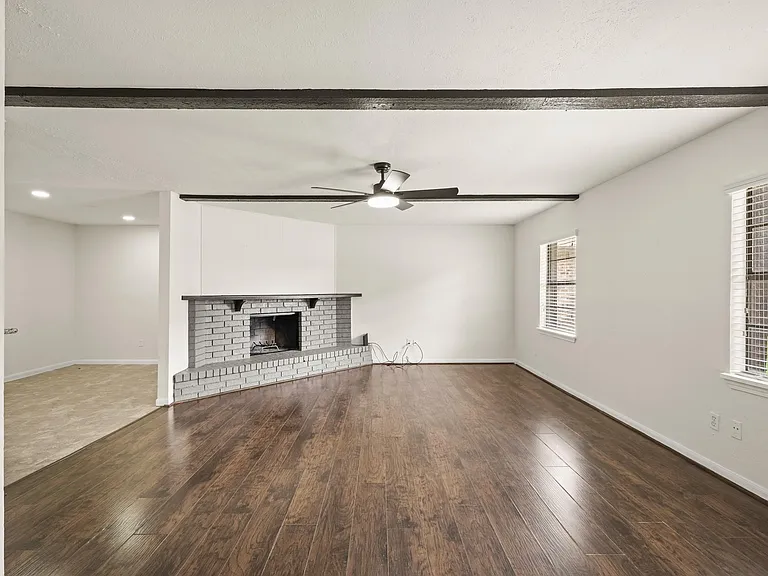 6711 Pickett Dr — Photo 2