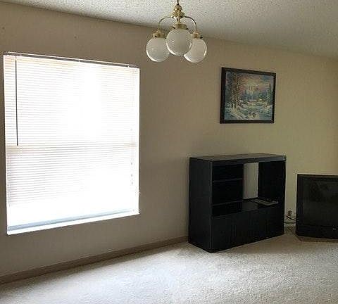 4th image of 2336 Donegan Pl