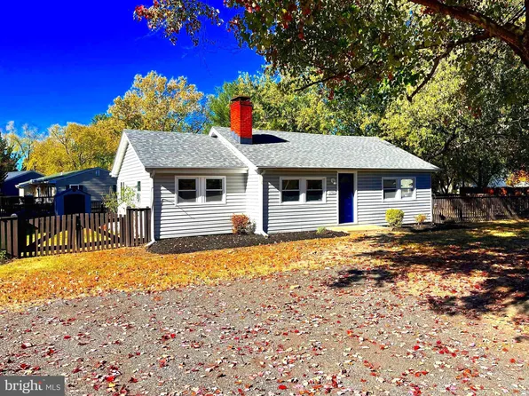 1702 Harbor Dr, Chester, MD 21619