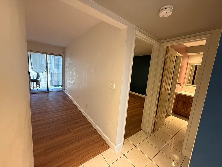 4240 Menlo Ave #12 — Photo 9