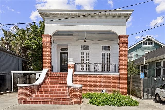 1st image of 1417 Burgundy St