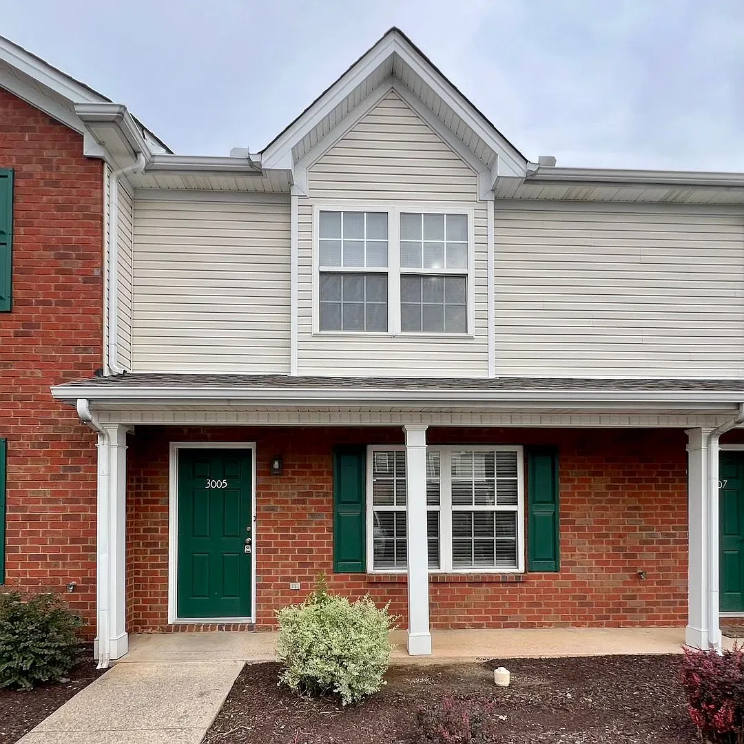 2 Bed/2.5 Bath Townhome in Barfield Commons *Great Central Location* — Photo 2