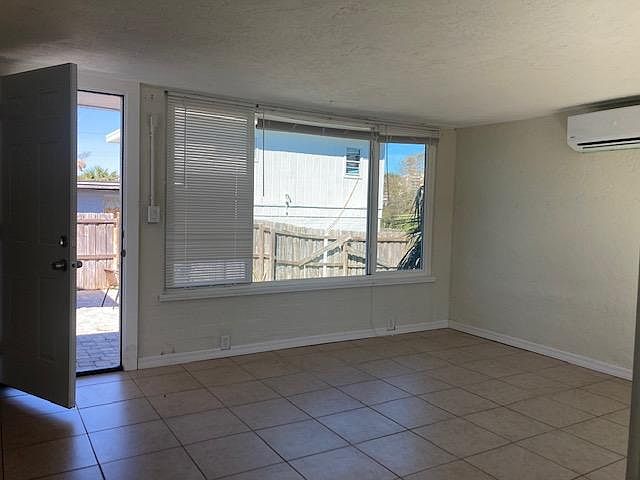 1st image of 2067 S Peninsula Dr #2