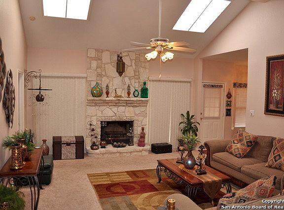 3rd image of 1811 Copper Hill Dr