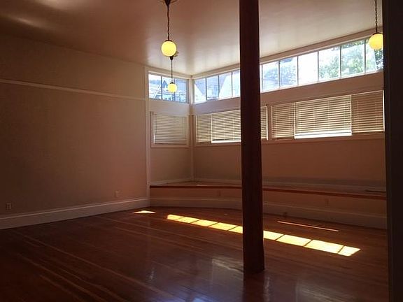5th image of 845 Diamond St