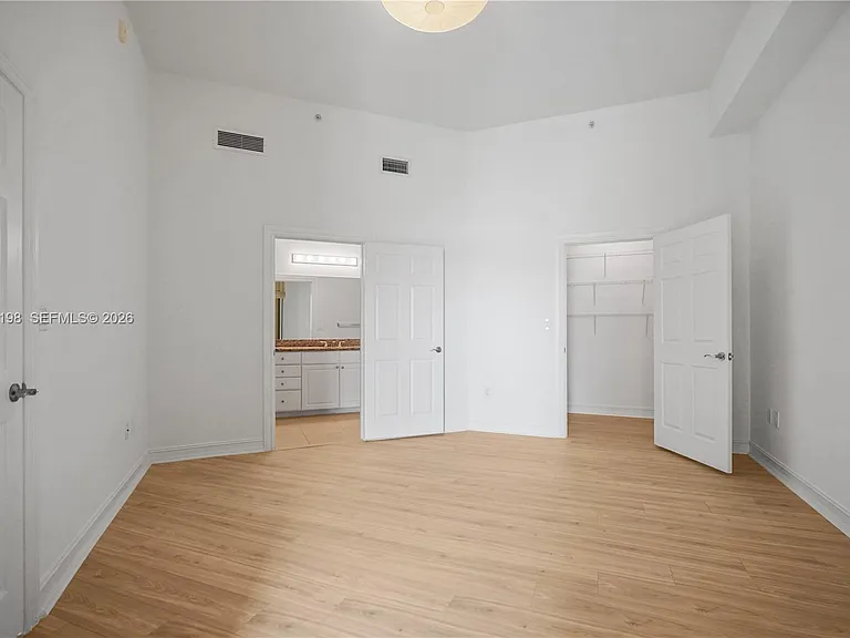 3001 NE 185th St #716 — Photo 44