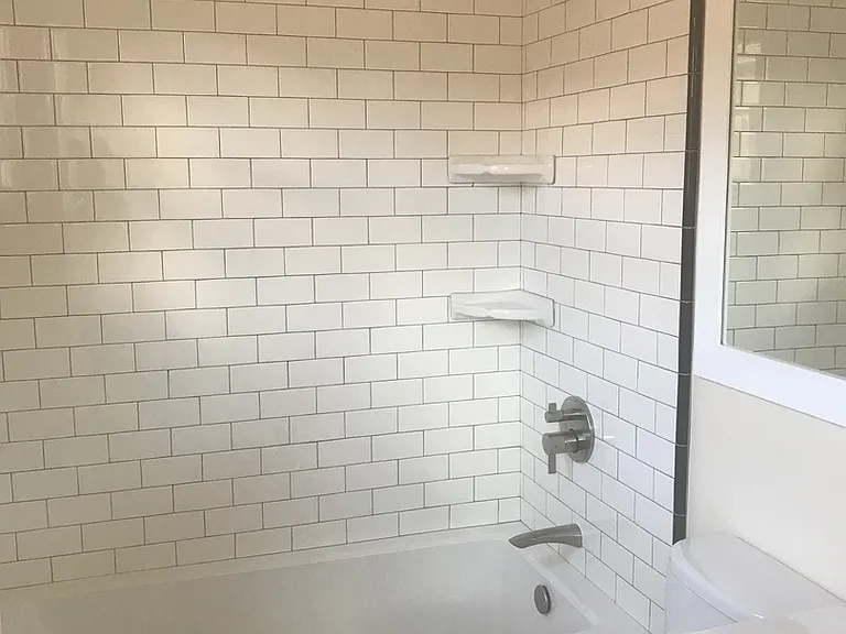 543 Kings Ave — Photo 9