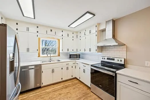 4 bed, 1718 sqft, $2,400 — Photo 3