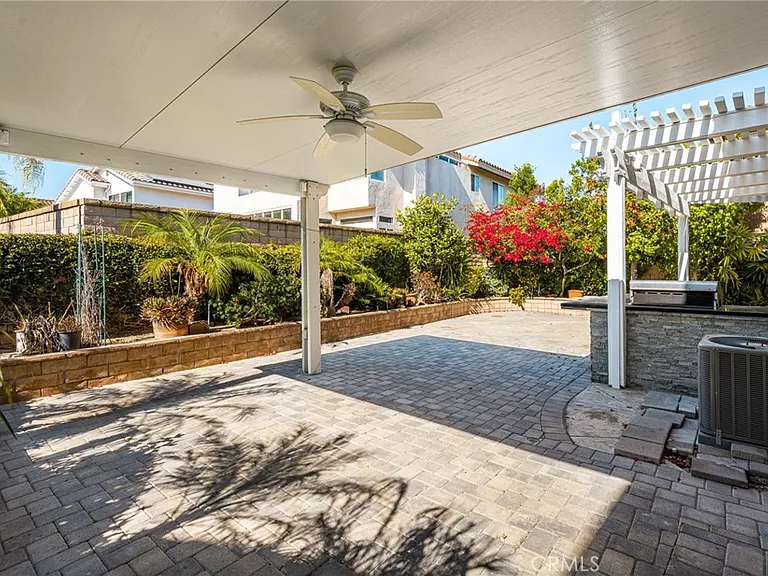 4867 Tremezzo Dr — Photo 22